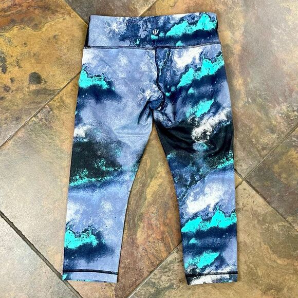 Lululemon Wunder Under "Denim Luon Milky Way" Print Cropped Leggings 6 - Picture 6 of 7